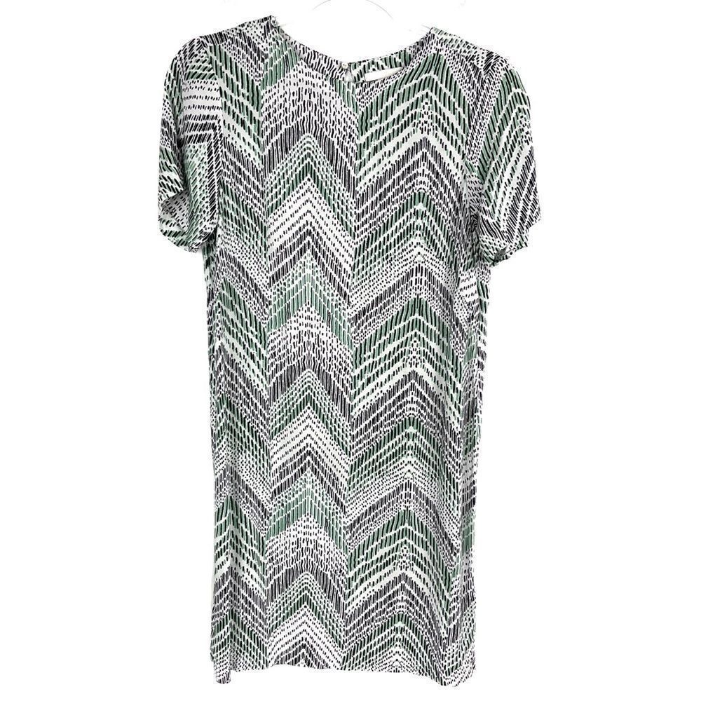 4/$16 H&M White Green Chevron Lined Short Sleeve Shift Dress 2